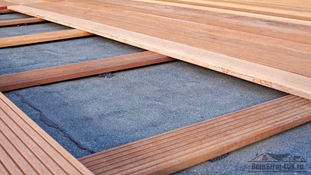 Пол деревянный: согреет холодной зимой и подарит прохладу знойным летом