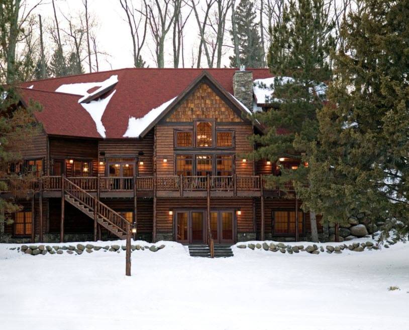 Крыльцо деревянного дома. Фотогалерея от профессионалов