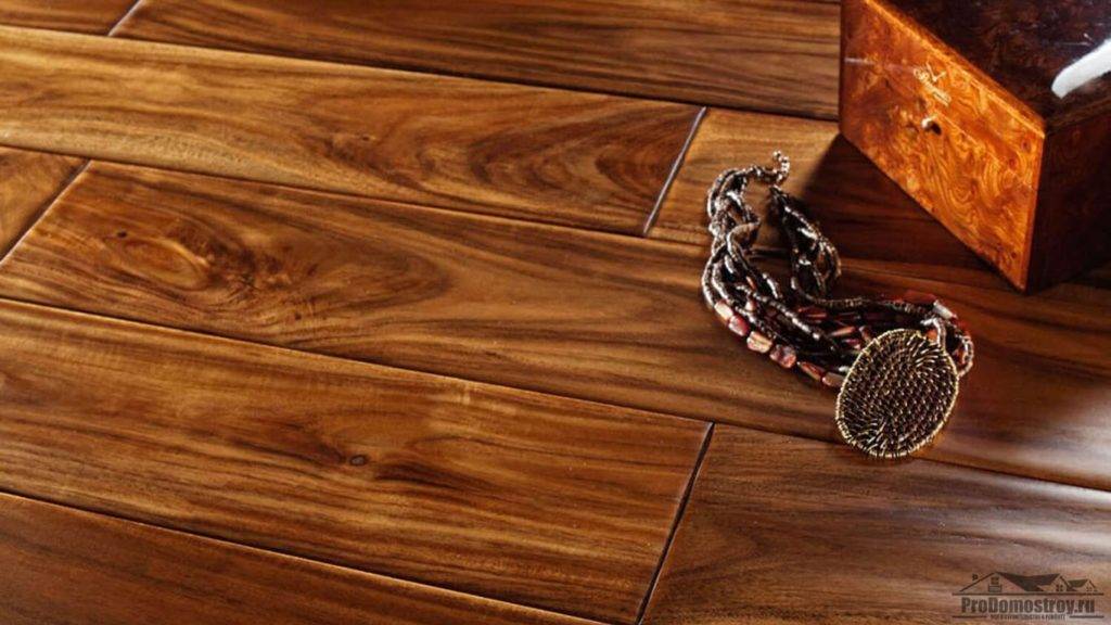Пол деревянный: согреет холодной зимой и подарит прохладу знойным летом