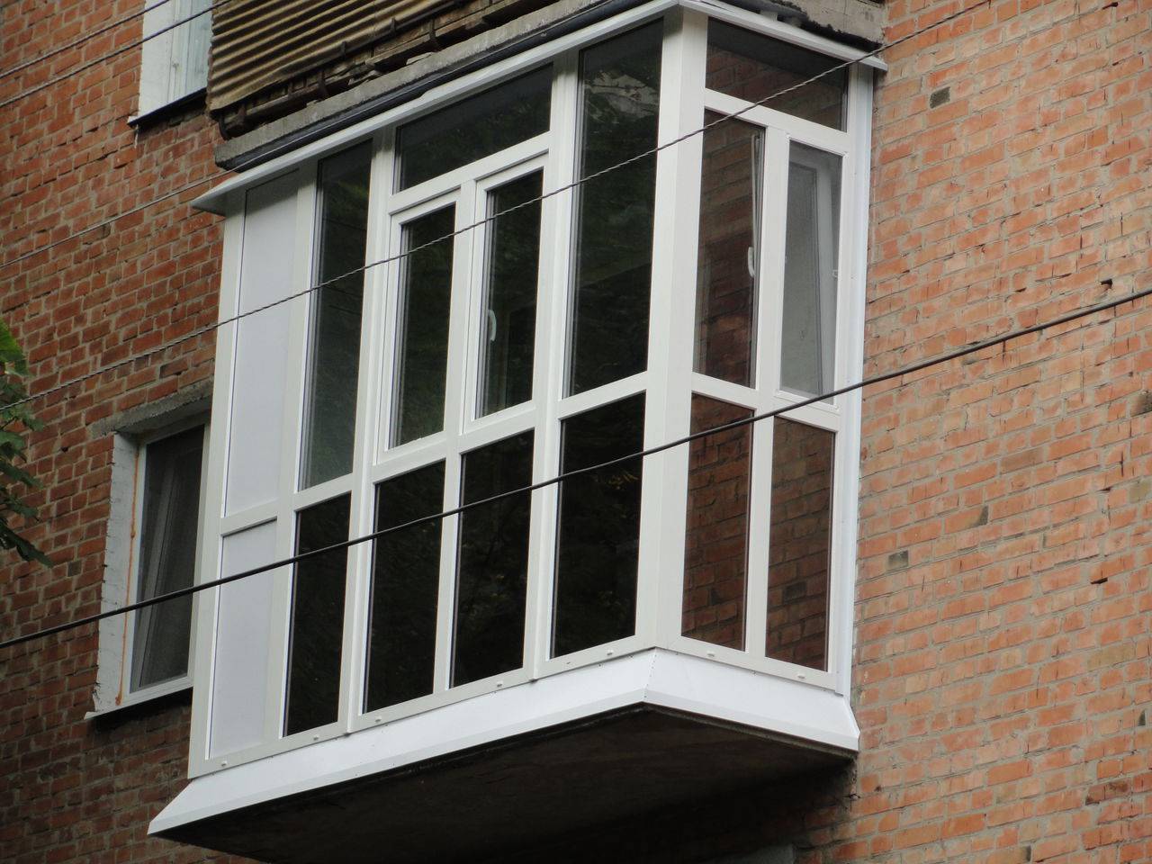 Французский балкон: фото вариантов оформления от классики до современной интерпретации