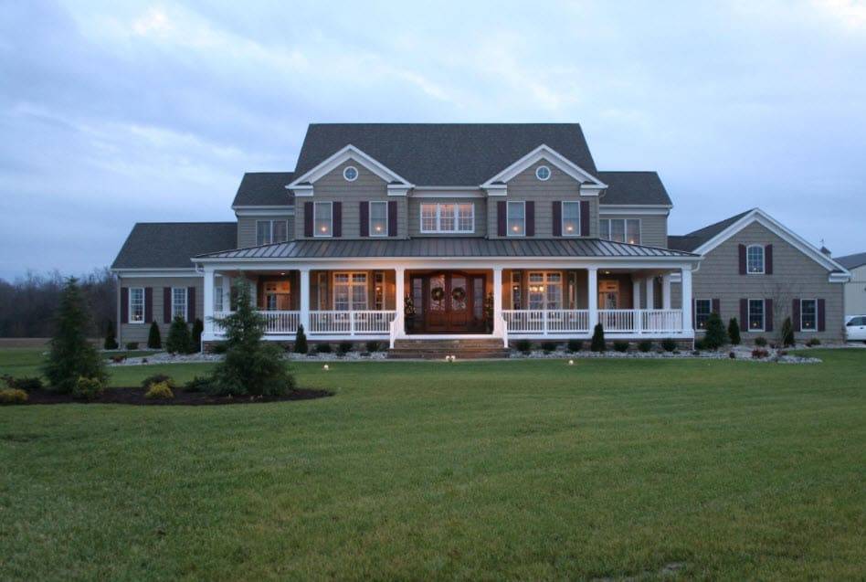 Крыльцо деревянного дома. Фотогалерея от профессионалов