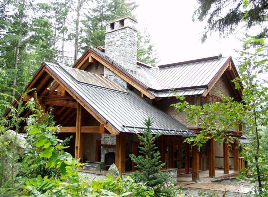 Крыльцо деревянного дома. Фотогалерея от профессионалов