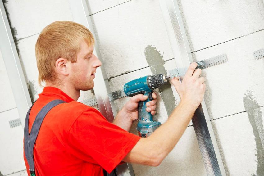 Подготовка стен к поклейке обоев: невидимая работа на идеальный результат