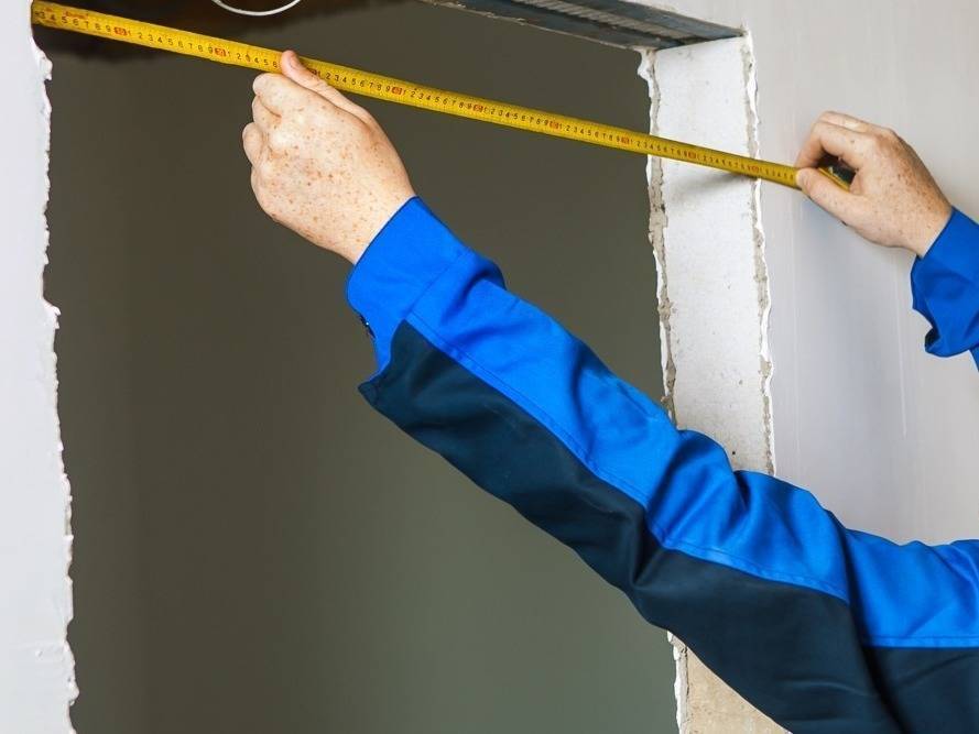 Установка межкомнатных дверей своими руками. Смотреть видео: от А до Я