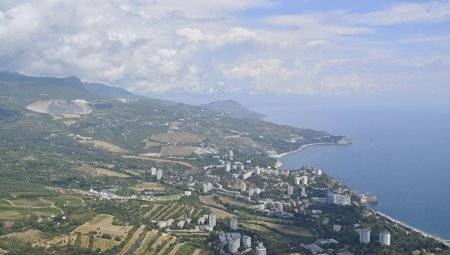 Алюминиевая дверь: разнообразие входных и межкомнатных конструкций
