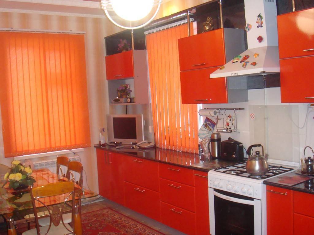 Жалюзи на кухню: стильный элемент декора в современном интерьере