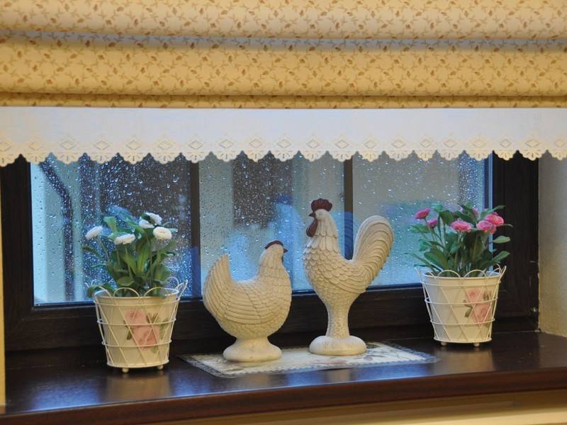 Кухня с окнами: как обыграть солнечный свет в своих интересах