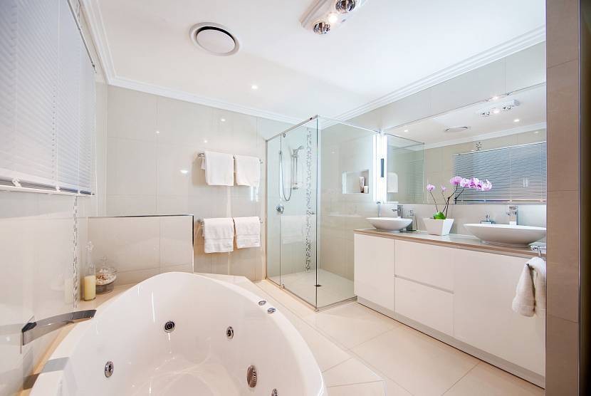 Потолок в ванной комнате какой выбрать: преимущества и недостатки, лучшие варианты