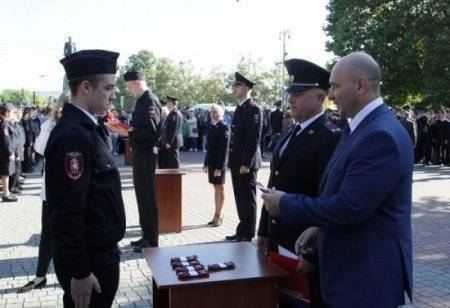Алюминиевая дверь: разнообразие входных и межкомнатных конструкций
