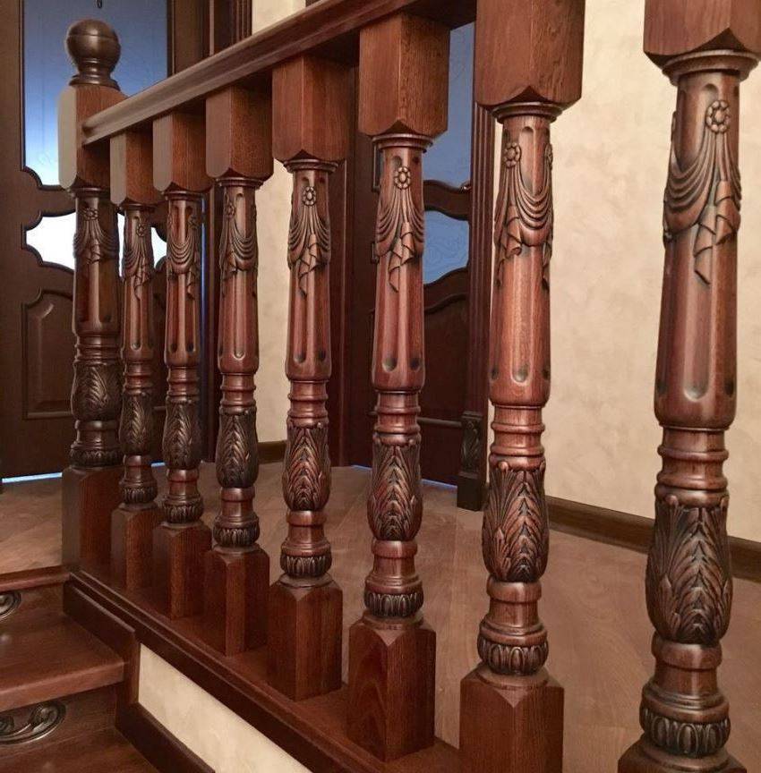 Балясины из дерева: понятие, виды, правила выбора и монтажа