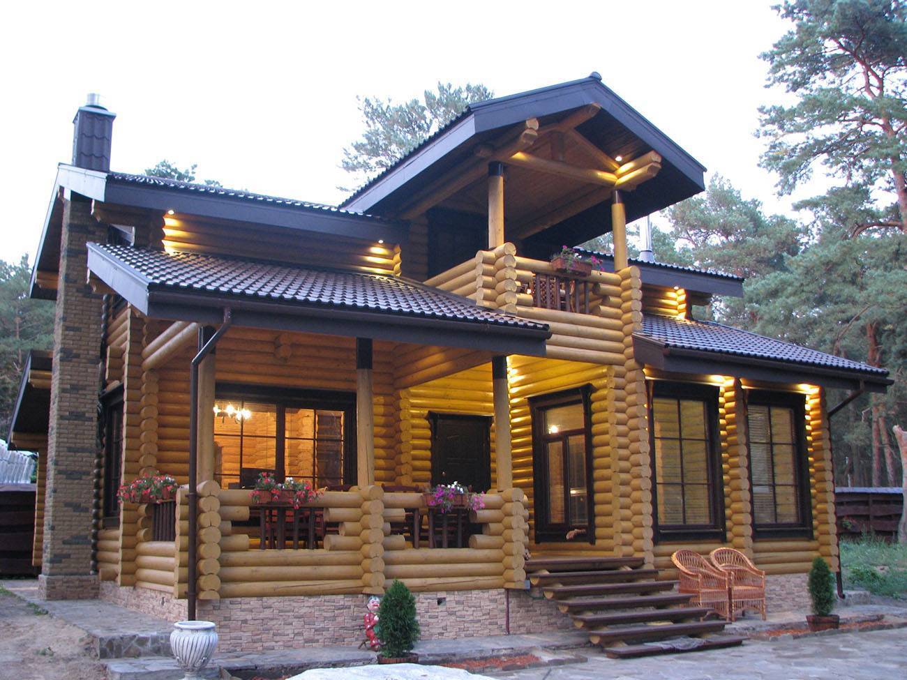 Крыльцо деревянного дома. Фотогалерея от профессионалов