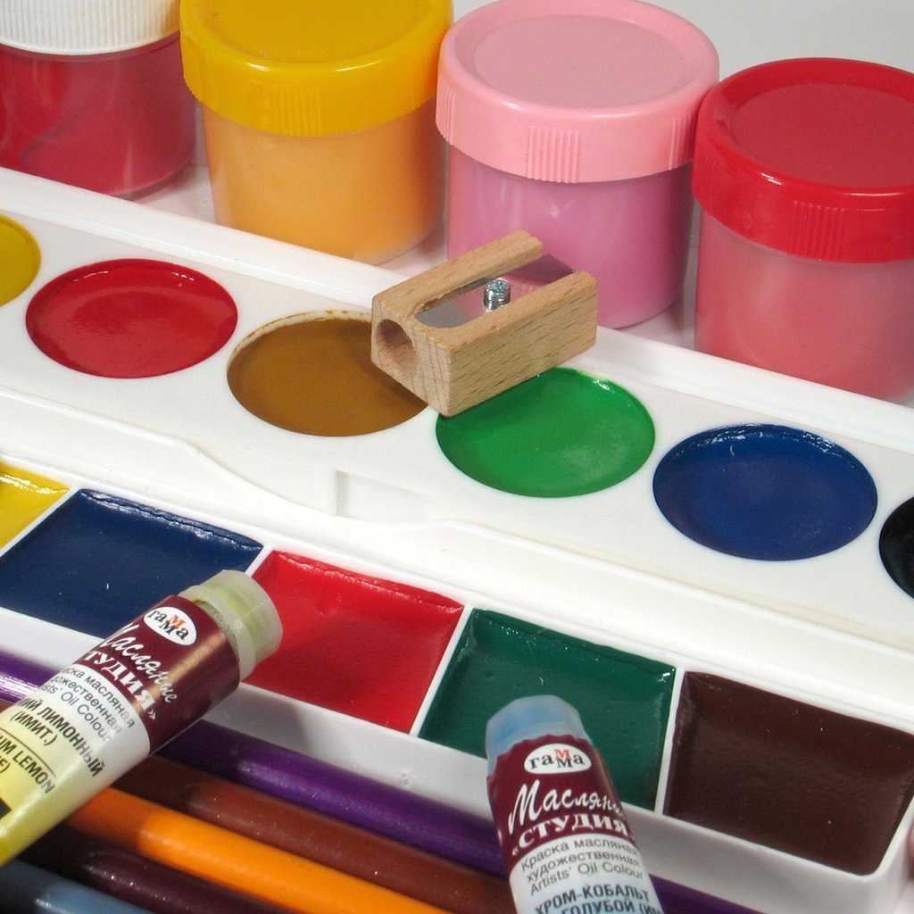 Краска по металлу для наружных работ: виды составов, их преимущества и недостатки