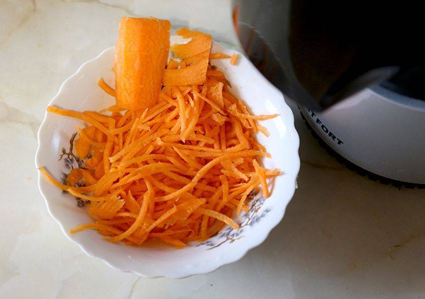 Шнековые соковыжималки: максимум полезных веществ в каждом стакане