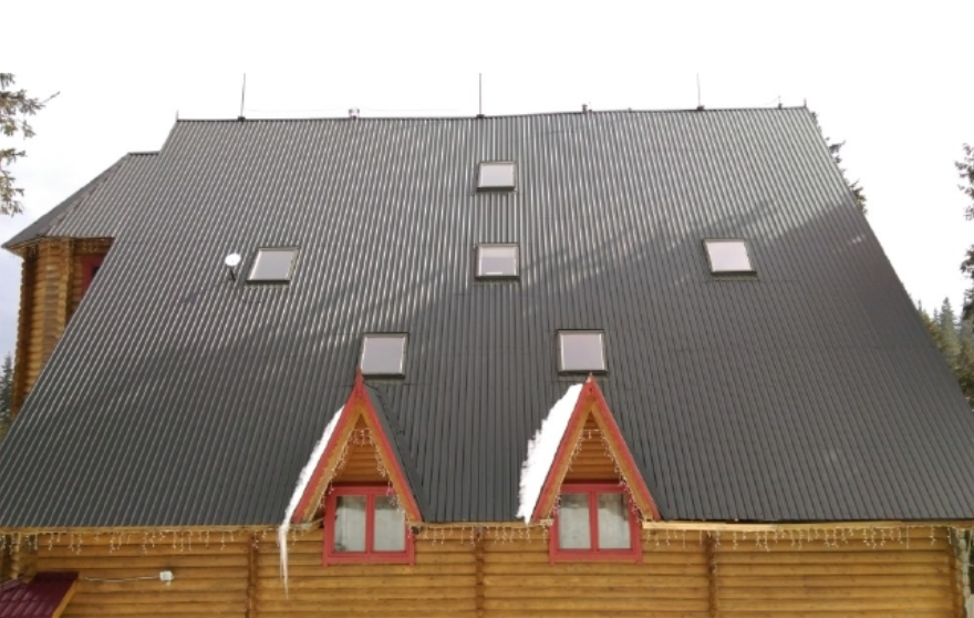 Как узнать, что лучше: ондулин или профнастил?