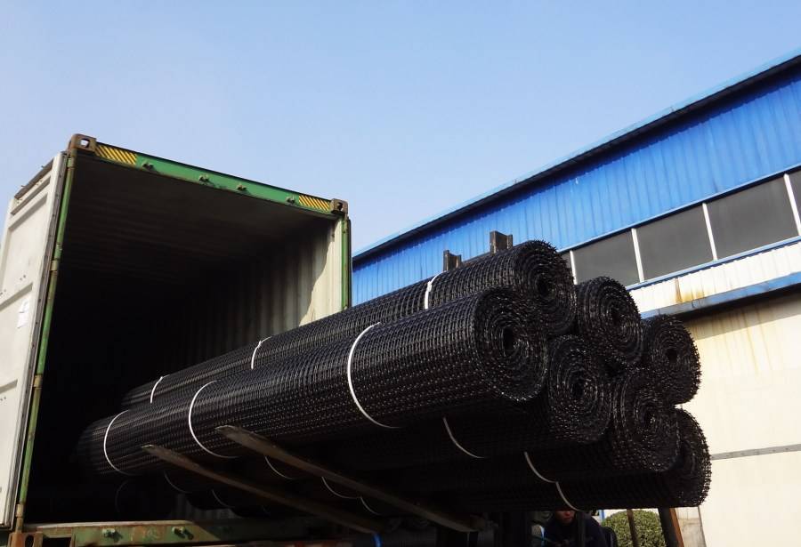 Георешетка для укрепления склонов, водоемов и других ландшафтных элементов