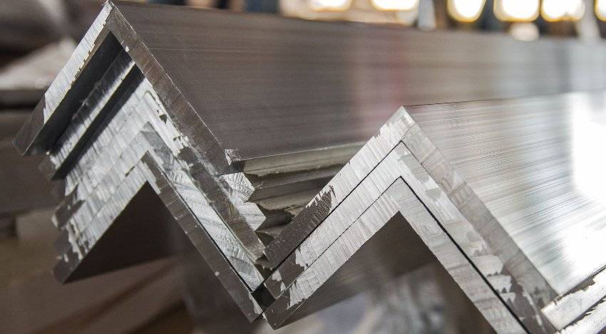 Сортамент уголков в нормативной документации: ГОСТы, характеристики изделий