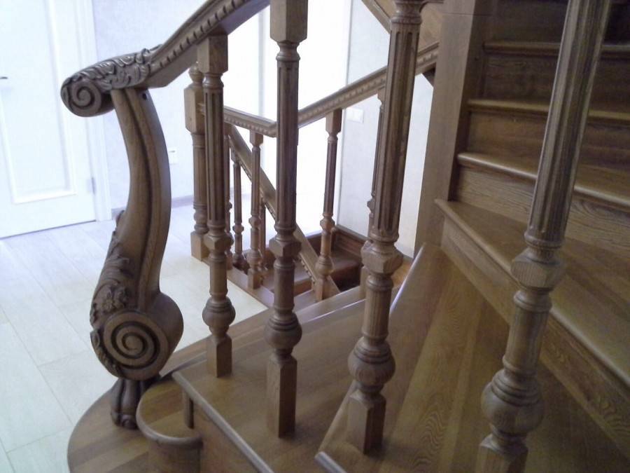 Балясины из дерева: понятие, виды, правила выбора и монтажа