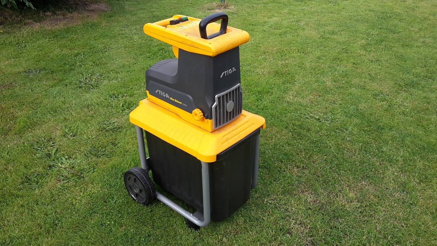 Как выбрать надёжные грабли для дачи и сада: ТОП-13 лучших граблей