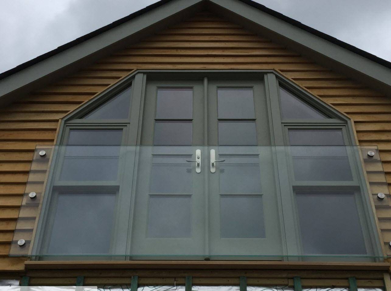 Французский балкон: фото вариантов оформления от классики до современной интерпретации