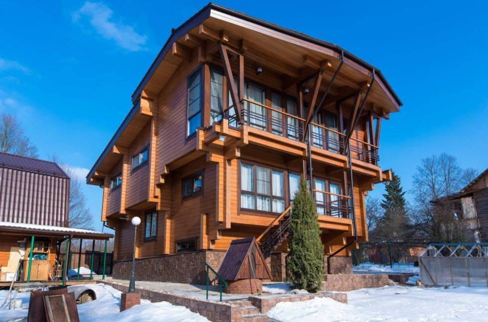 Крыльцо деревянного дома. Фотогалерея от профессионалов