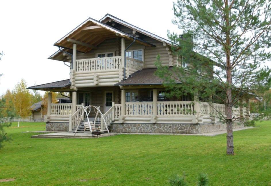 Крыльцо деревянного дома. Фотогалерея от профессионалов