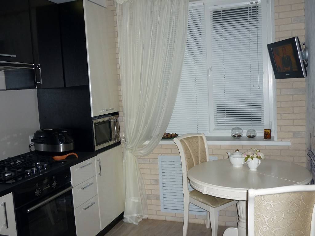 Жалюзи на кухню: стильный элемент декора в современном интерьере