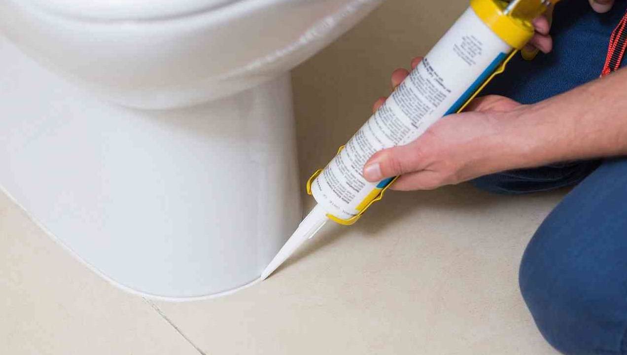 Как установить унитаз на кафель: обзор лучших способов и технических нюансов