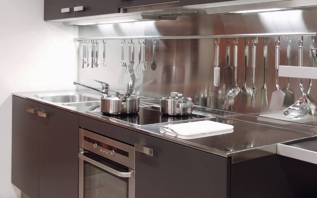 Кухня в стиле хай-тек: ультрасовременные и технологичные интерьеры