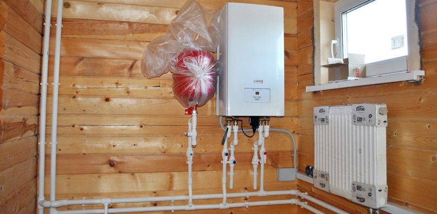 Какой котел для отопления частного дома лучше выбрать: сравнение газовых, электрических, твердотопливных аппаратов, а также на жидком топливе, их плюсы и минусы