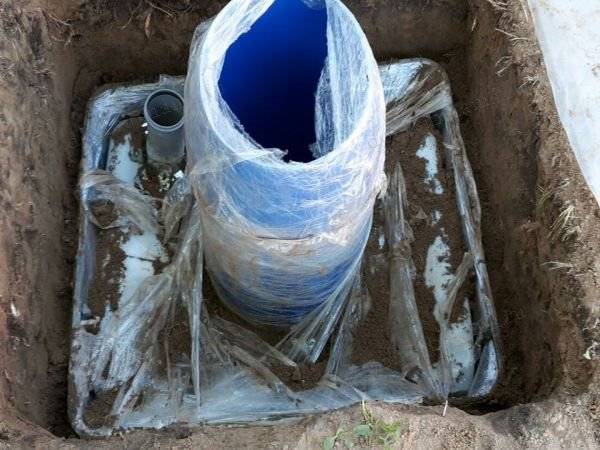 Уличный туалет на даче своими руками: виды конструкций, чертежи и этапы работ