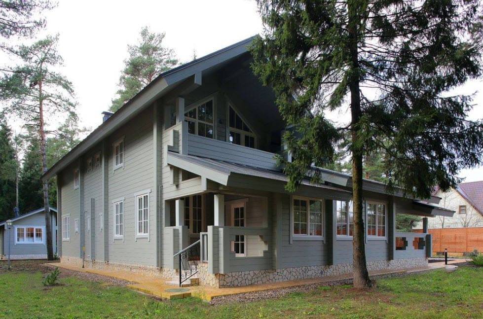 Крыльцо деревянного дома. Фотогалерея от профессионалов