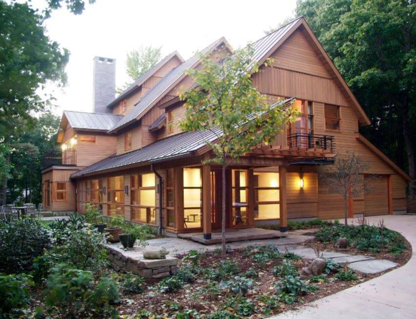 Крыльцо деревянного дома. Фотогалерея от профессионалов