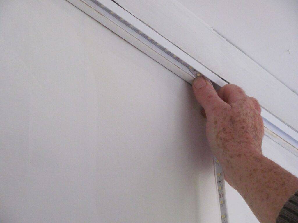 Подсветка в ванной комнате: обустройство светодиодной подсветки своими руками