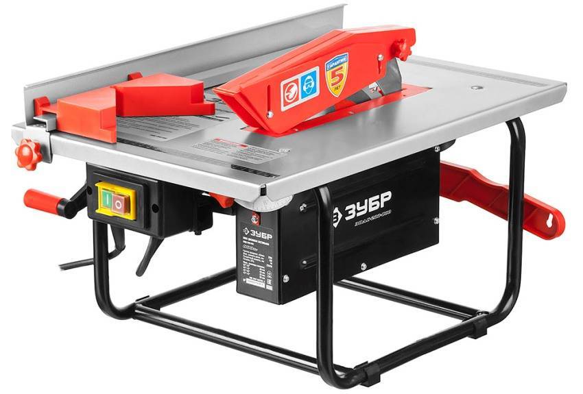 Стационарная циркулярная пила: незаменимый помощник для распиловки материала