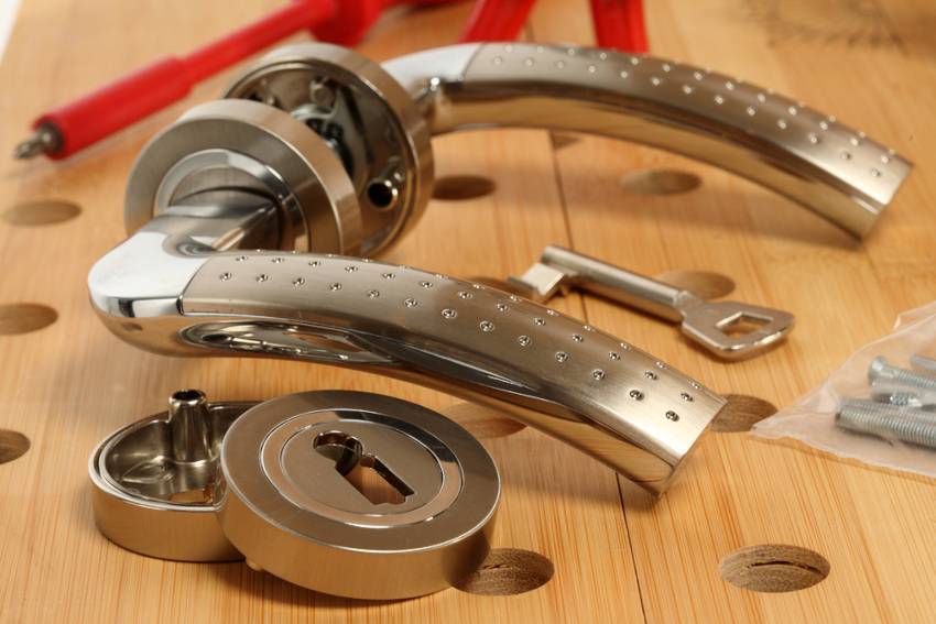 Ремонт металлических входных дверей: как самостоятельно починить полотно