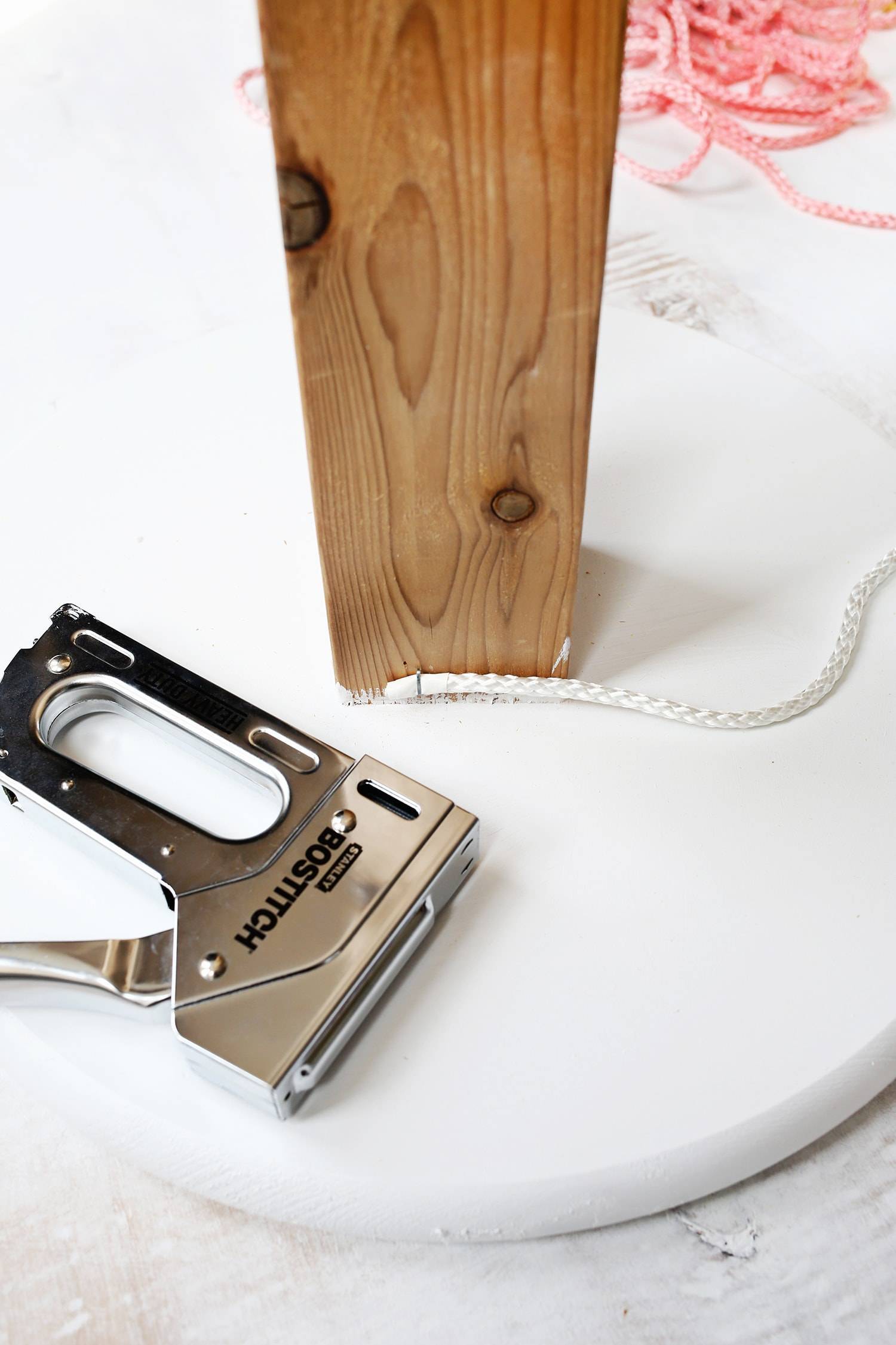 Когтеточка для кошек своими руками: основной способ уберечь поверхности в доме