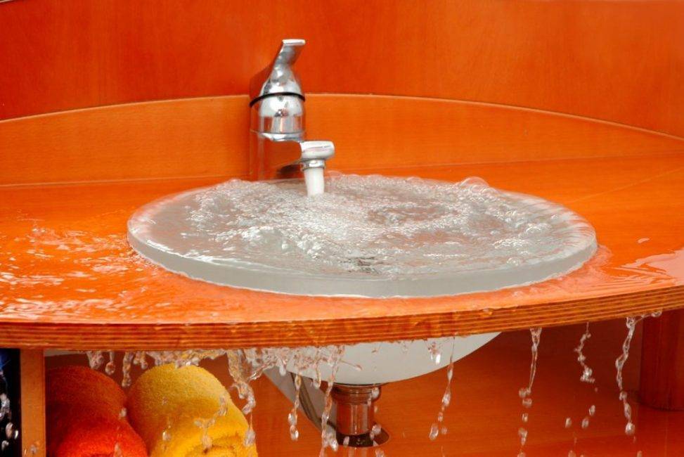 Средство от засоров в трубах: популярные товары