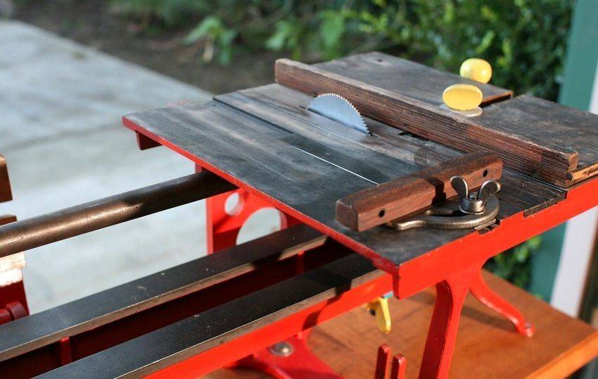 Многофункциональный бытовой деревообрабатывающий станок: обзор видов
